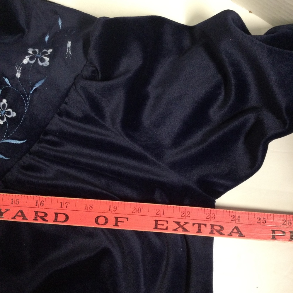 Amanda Stewart Intimates Navy Blue Embroidered Velour 1/2 Zip Long Robe SzL - Picture 14 of 16